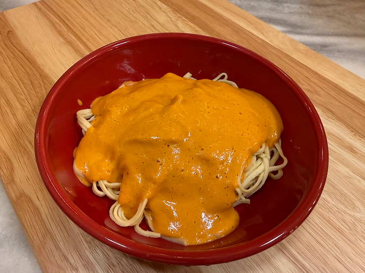 Creamy homemade pasta sauce ready to serve