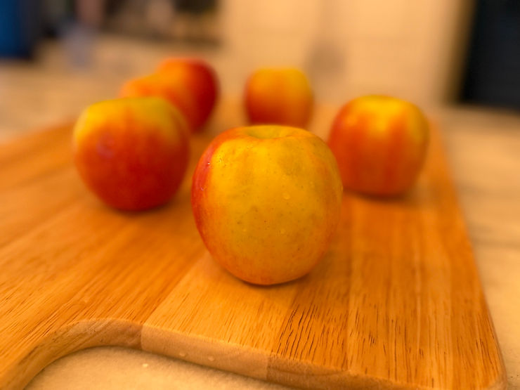 Organic apples have numerous health benefits 